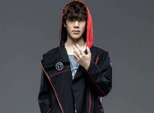 LEC夏季赛W4D1：FNC爆冷输TH让出榜首；四队力争常规赛第一