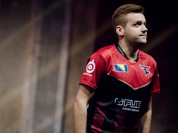 LPL赛事：NIP进入2025LPL夏季赛登峰组！