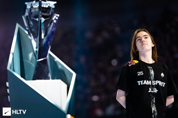 iG.Mole正式连接 担任中单 人称LPL第一全能王