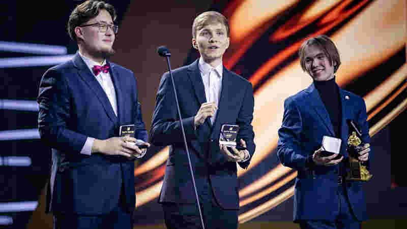 操作大师！ Peanut 的大棒一步一步击败了 Chovy Hanwha Life Esports ，赢得了LCK杯冠军